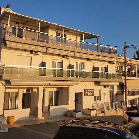 Sunset_Apartments Only 15 Meters From The Sea ネオス・マルマラス エクステリア 写真
