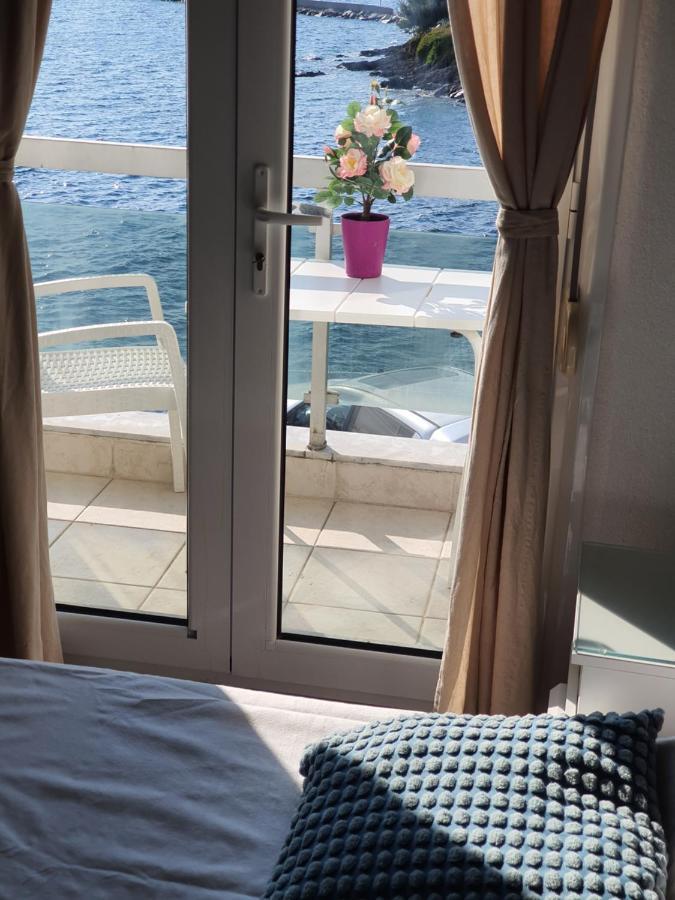 Sunset_Apartments Only 15 Meters From The Sea ネオス・マルマラス エクステリア 写真