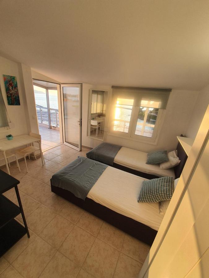 Sunset_Apartments Only 15 Meters From The Sea ネオス・マルマラス エクステリア 写真