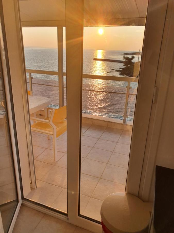Sunset_Apartments Only 15 Meters From The Sea ネオス・マルマラス エクステリア 写真